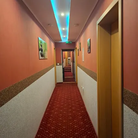 B&B Waldblick Hotel mit großem Parkplatz-3